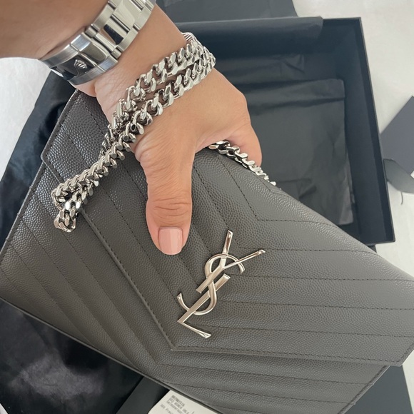 ❌SOLD❌YSL Large Grain de Poudre Wallet on Chain - Picture 8 of 12